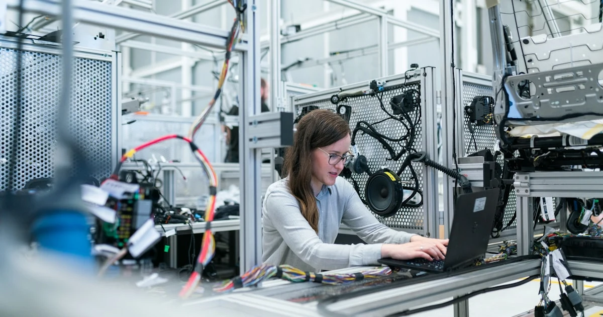 Manufacturing production line industrial labeling